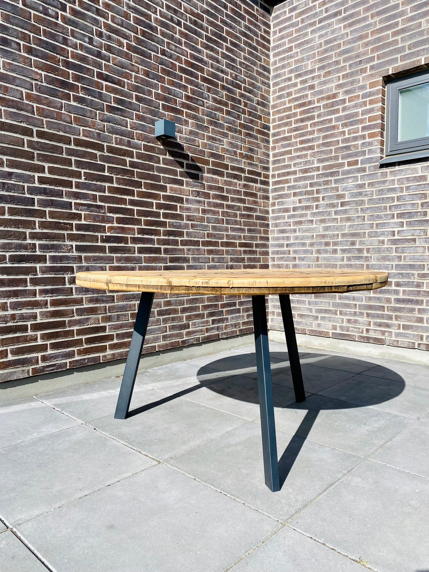 Garden table from Kabeltromle